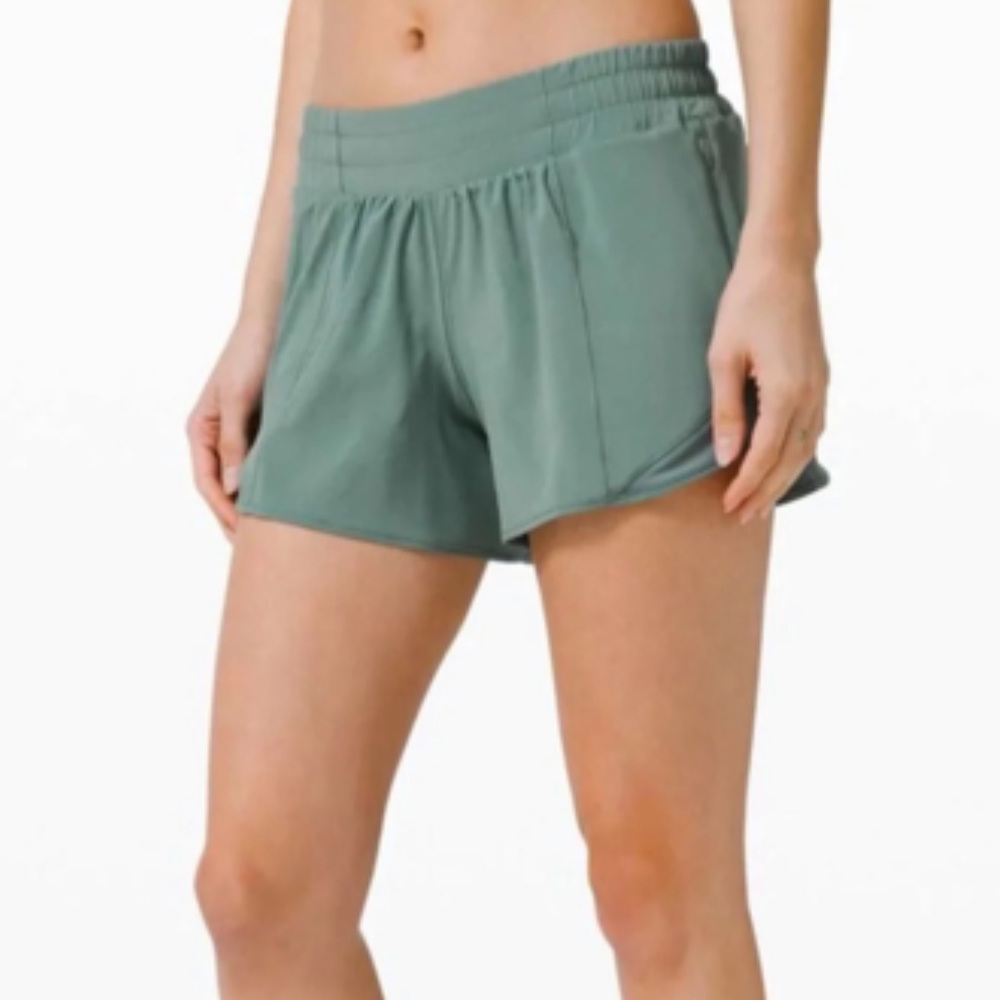 Lululemon Hotty Hot Low-Rise Shorts 4”